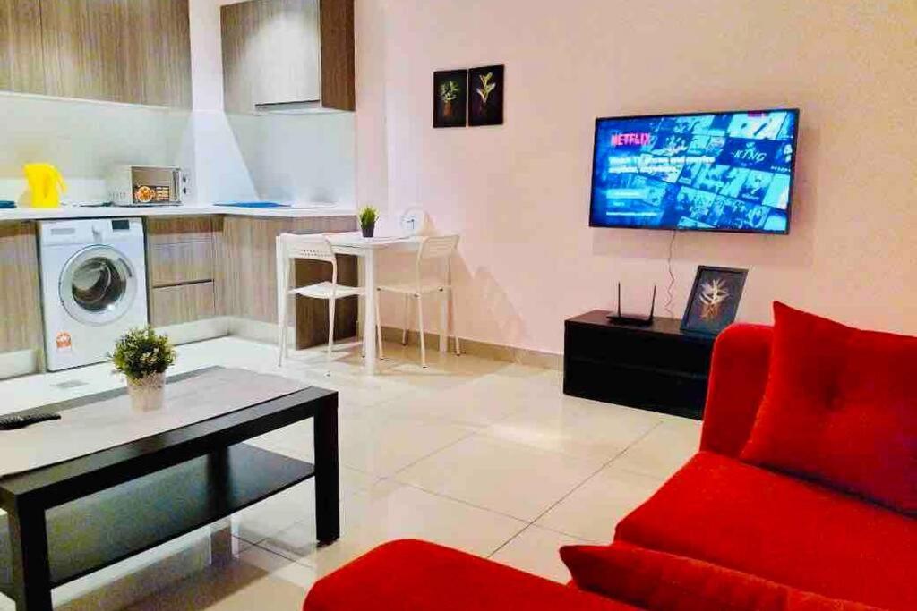 Hb1512- Hyve Studio Unit, Lake View, Cyberjaya, Free Wi-Fi, Free Parking, Netflix,Pool, 3038 Exterior photo